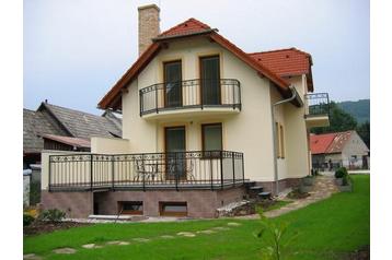 Eslovaquia Chata Fačkov, Exterior